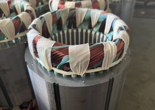 Silnik 7KW z wałem drążonym z pompą AR Interpump do maszyn czyszczących dla przemysłu 5